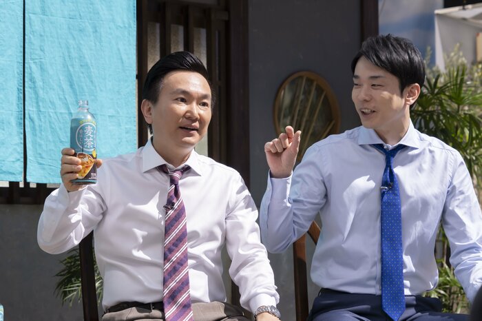 「めっちゃちょっとしか飲んでない!」と驚く濱家さん