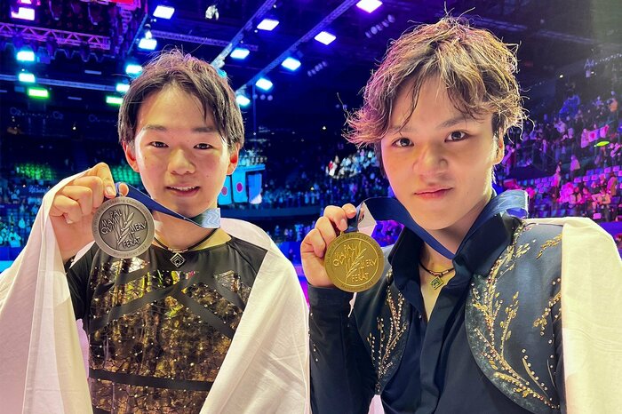 2022年の世界選手権で優勝した宇野と銀メダルの鍵山