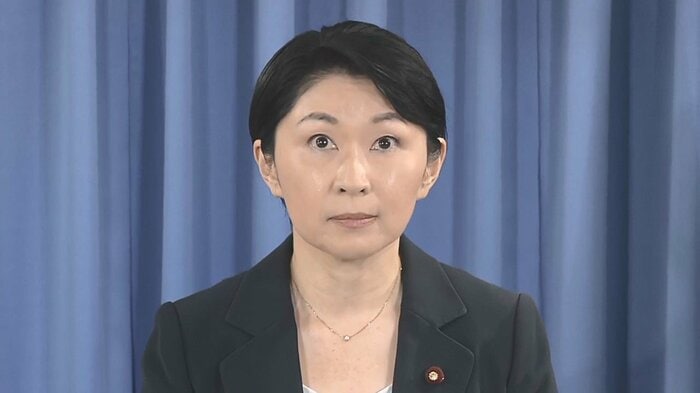 就任会見では涙をこらえ声を詰まらせる場面も…