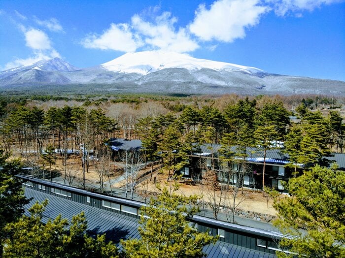 2014年に軽井沢に開校したISAK。自然に囲まれ、すぐそばには浅間山も(写真提供:ユナイテッド・ワールド・カレッジISAKジャパン)