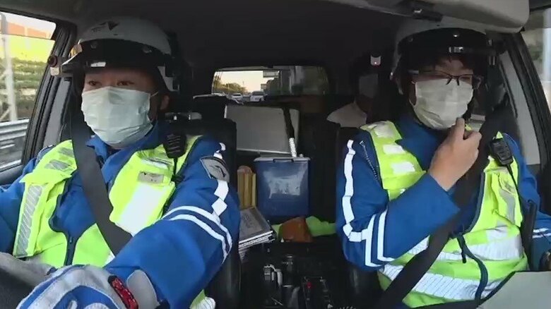 【緊迫の現場密着】車の衝突や落下物回収さらにはトイプードル逃走中！？　危険と隣り合わせ…高速道路“トラブル”多発｜FNNプライムオンライン