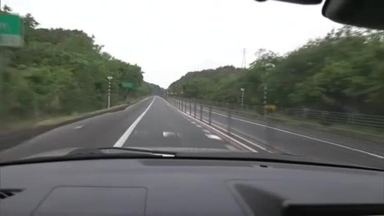 ツーリング中、高速道路の中央分離帯に衝突　群馬・藤岡市のアルバイト男性（59）が死亡　秋田｜FNNプライムオンライン