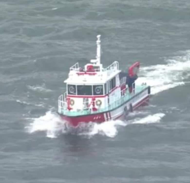 【速報】約12時間、何にもつかまらず琵琶湖を漂流…46歳男性がライフジャケットだけで湖岸に流れ着く　「昼に転覆した1人です、10分前に流れ着きました」と自ら通報　救助に向かった48歳男性は行方不明｜FNNプライムオンライン