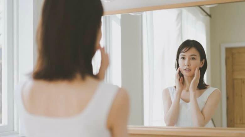 歯ぎしり、食いしばりは「舌の運動」で改善！ 顔のリフトアップは「歯肉マッサージ」がおすすめ…たるみを防ぐ表情筋の鍛え方｜FNNプライムオンライン