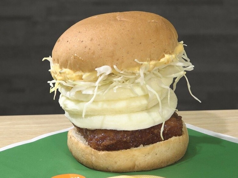 年々激化の“月見商戦”…KFCの一部店舗で『トリプル月見バーガー』販売開始 目玉焼き風オムレツが3枚｜FNNプライムオンライン
