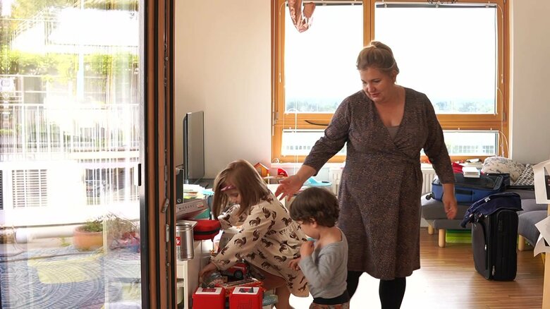 写真家で２人の子を持つ母親