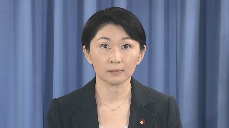 就任会見では涙をこらえ声を詰まらせる場面も…