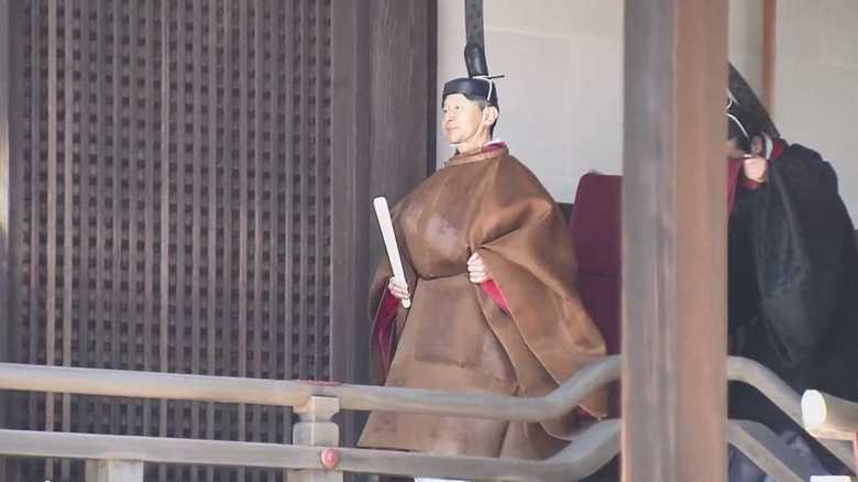 即位後初の宮中祭祀で天皇皇后両陛下がお召しになった古式装束の色やその伝統とは?