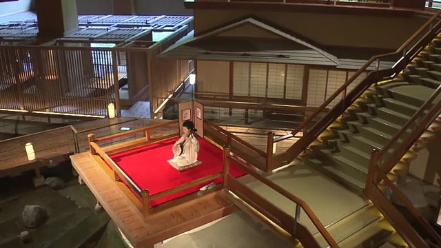 まるで無限城な大川壮の浮き舞台