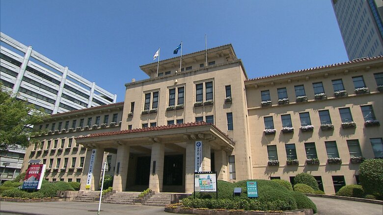 議場がある静岡県庁 本館