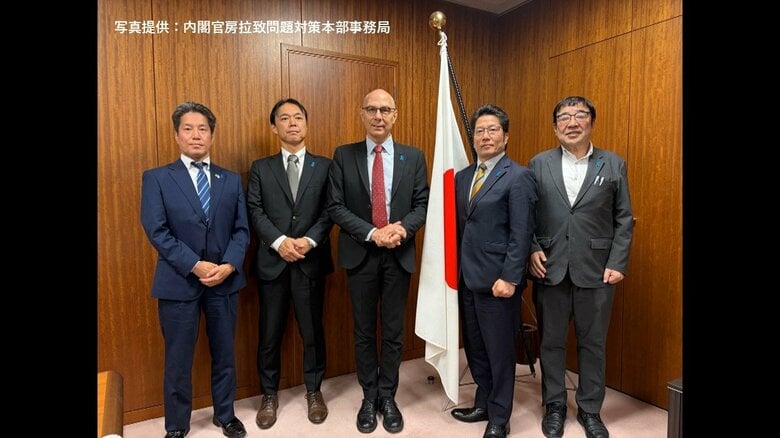 拉致被害者家族会とヴォルカー・ターク国連人権高等弁務官との面会時のようす