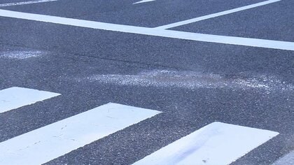 東京・文京区で信号無視の軽自動車が乗用車と衝突・横転　歩行者4人巻き込み5人病院搬送も軽傷　直前にスピード違反や当て逃げか