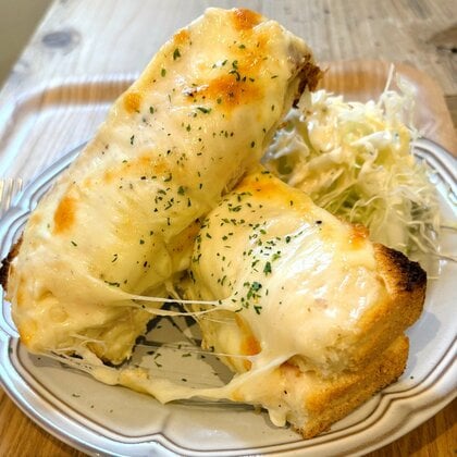 モーニングからカフェタイムまで…緑あふれる癒やし空間で楽しむ絶品クロックムッシュと手作りティラミス