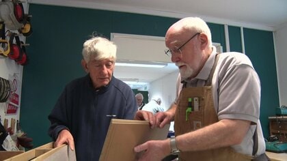 「不幸になるにはまだ早すぎる！」人との繋がりこそが幸せの基盤　イギリスの孤独対策“Men in Sheds”の取組み