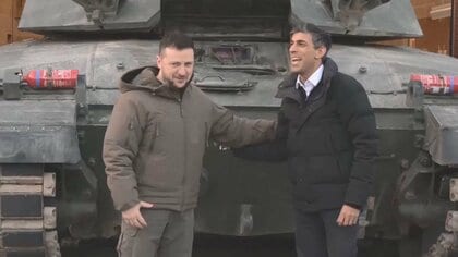 ゼレンスキー大統領「入手すればロシアの侵攻はすぐ終わる」　英・仏訪問で戦闘機などの供与要求