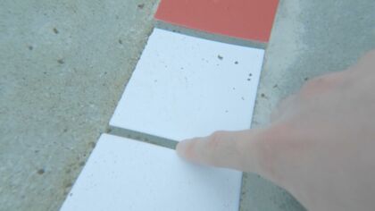 小学校のプールで児童63人ケガ…現地取材で分かった『底の違和感』新設後初使用のプールに何があったのか