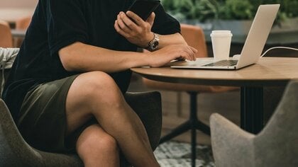 「男性のハーフパンツ姿はアリかナシか」ハーフパンツ論争◇ほか 「快適さvsビジネスマナー」「ダサく見せないコーデ術」