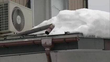 屋根の雪下ろし作業中に転落か　低体温症による不整脈で88歳男性が死亡　秋田・横手市