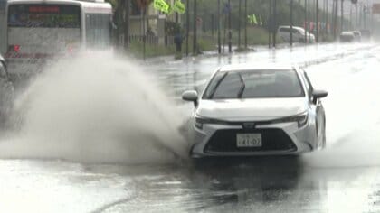  【北海道で初】「レベル3大雨警報」が札幌市と石狩市に一時発表…ゲリラ豪雨や雷、ひょうを札幌市内で観測―大気の状態が不安定な状況続く 13日にかけて、急な強い雨・落雷・突風・ひょうに注意を