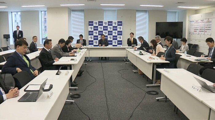 立憲民主党の政策決定機関「次の内閣(NC)」(4月24日)。野田氏と重徳政調会長に判断を一任