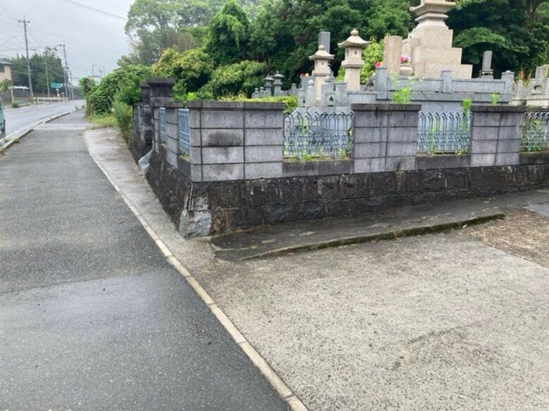 墓地で頭から血を流した男性を発見　その後死亡確認　頭に銃によるものとみられる傷　拳銃1丁を押収　事件と自殺の両面で捜査　福岡｜FNNプライムオンライン
