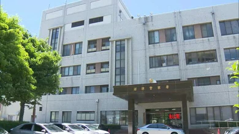 「止まっている車があって邪魔」と110番　警察官が調べるとアルコール基準値超　車内にいた41歳男を逮捕　静岡県警・沼津署｜FNNプライムオンライン