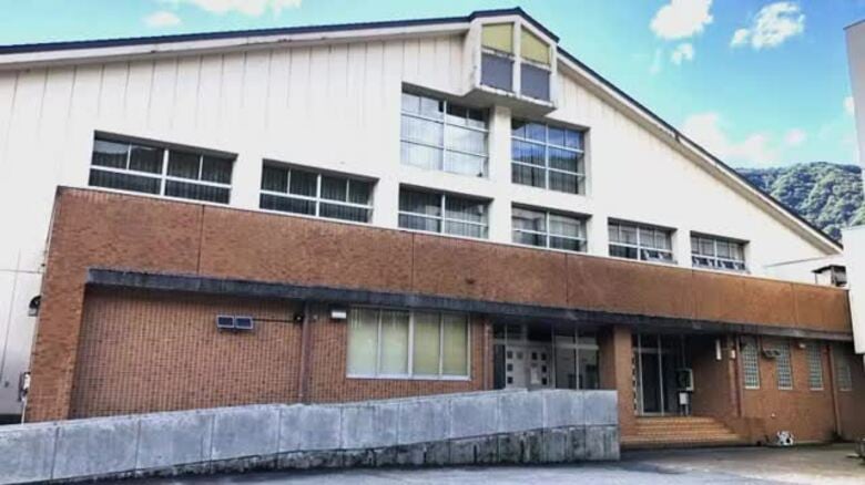 小学校の暖房つけっぱなし…電気料金80万円増か 豪雪地帯の大野市和泉小学校 春に床暖房と凍結防止ヒーター切り忘れる|FNNプライムオンライン