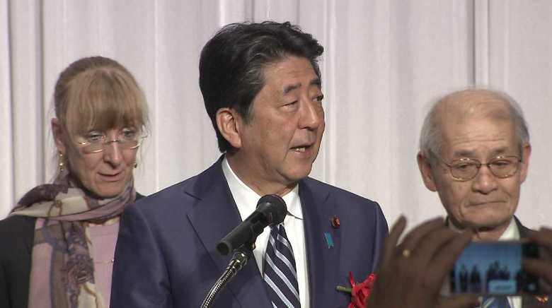 (設立記念イベントであいさつする安倍首相・都内 1月29日)
