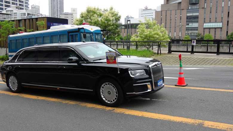 プーチン大統領を乗せたと見られる専用車