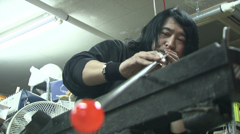 グラスブロワー竹田礼人さん（52）