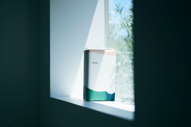 「アテント かくさないパッケージ」（提供：大王製紙）