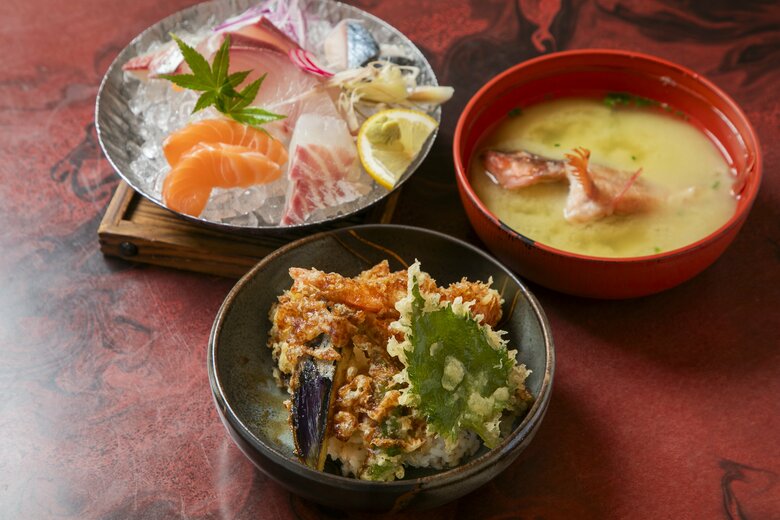 鮨政　鮨政名物西海コラボ丼　1870円（税込）