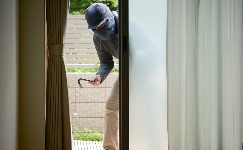 泥棒が嫌う4原則「音、光、時間、人の目」（画像はイメージ）