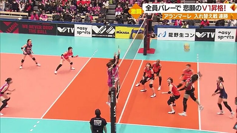 苦しい態勢から打つ前田選手