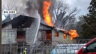 「枯れ草を燃やしていたら…」納屋に燃え移り火の海に　放水中に壁崩れ後ずさり　倉庫1棟全焼けが人なし　新潟