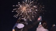 東京の夜空に「大輪の花」 新型コロナの終息願い