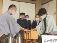 「史上最年少初防衛」への王手かかる…藤井二冠 棋聖戦・第二局開始 初戦は挑戦者の渡辺名人に先勝