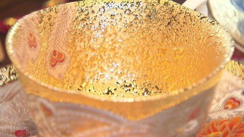 “金の高騰”が有田焼など焼き物にダメージ 作品彩る「金の絵の具」2000円台が3万4000円に急騰…窯元は悲鳴