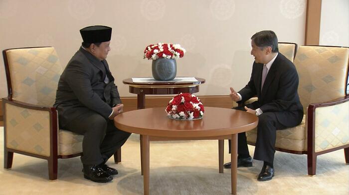 竹の間でのご懇談（皇居・宮殿）