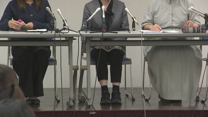 初公判のあと開かれた遺族の会見