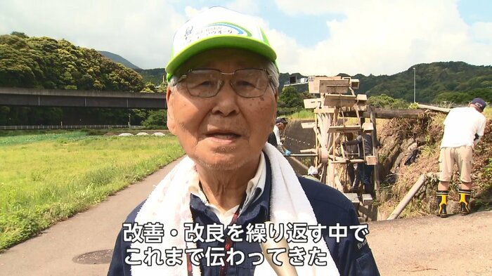 町内の水環境などを調査している石盛信行さん