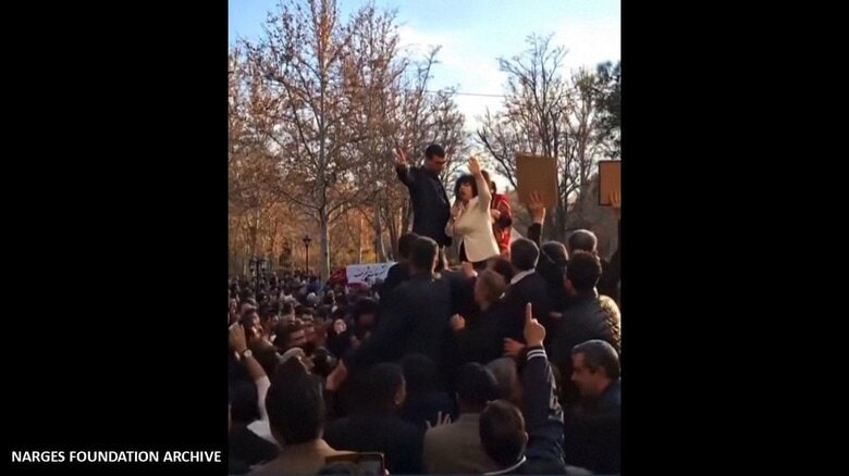 2023年ノーベル平和賞受賞のイラン人権活動家が拘束　イラン当局「群衆が暴動を起こしたため」と主張｜FNNプライムオンライン