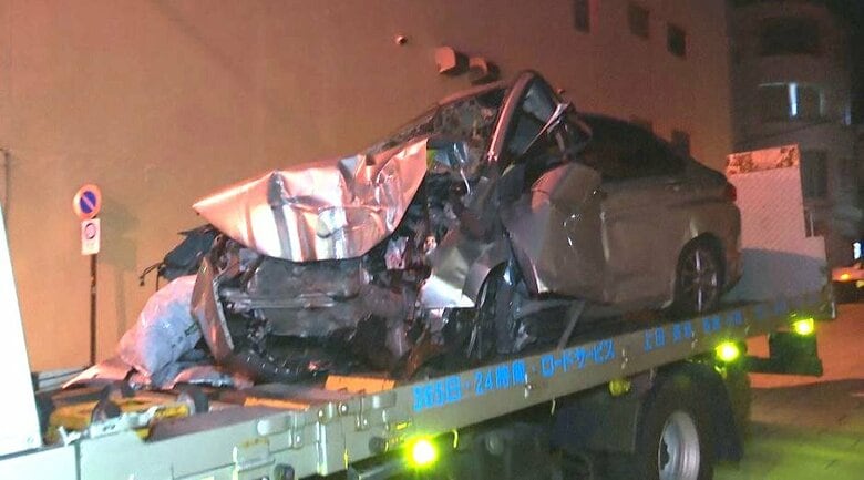 84歳男性が運転の車が道路脇の外壁など数か所に衝突　搬送先の病院で死亡｜FNNプライムオンライン