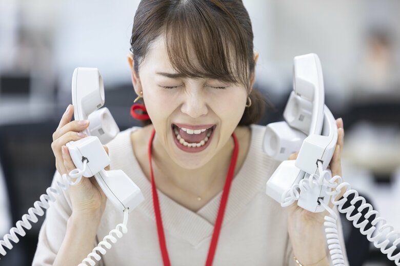 立場や地位の高い人の態度に腹が立つことも（画像：イメージ）