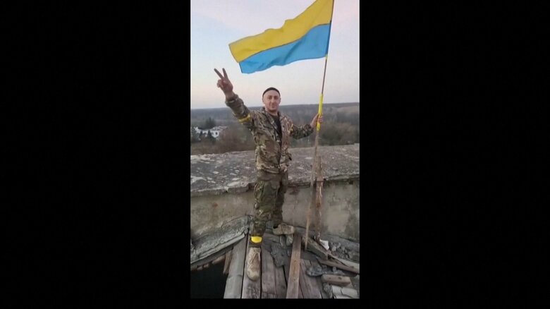 ヘルソン奪還を喜ぶウクライナ兵