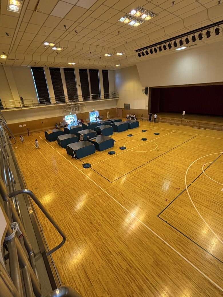 高台の体育館はすぐに避難所として使われた