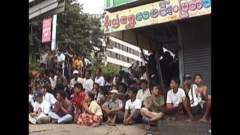 映像の前半では…