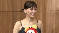 綾瀬はるか 黒ドレスで美デコルテ披露!今年の“攻め”は「ピンクの〇〇買ったこと」 映画賞表彰式に豪華俳優陣ら集結