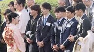 【速報】愛子さまはピンク色の振袖姿で 両陛下主催「秋の園遊会」始まる 愛子さまの和装での公務は初