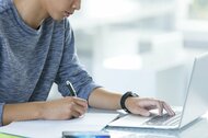 コロナ禍で授業に取り残される学生が増加? オンライン授業を“活かせる学生”と“活かせない学生”の違いを聞いた